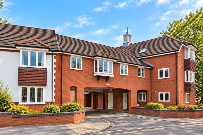 2 Bedroom Apartment To Rent In Kingsway, Woking, Surrey, GU21
