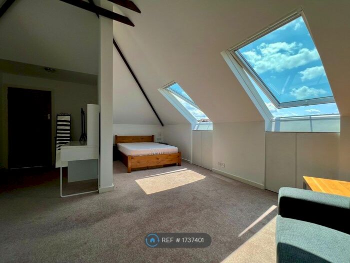 Studio To Rent In Drewstead Road, London, SW16