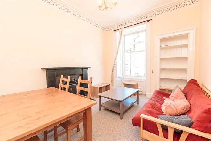 2 Bedroom Flat To Rent In West Preston Street, Edinburgh, EH8