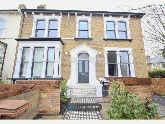 3 Bedroom Flat To Rent In Evering Road, London, E5