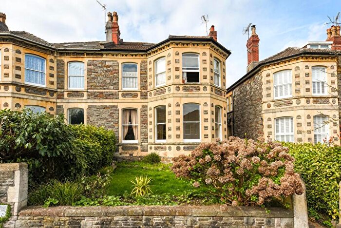 2 Bedroom Apartment To Rent In Edgecumbe Road, Bristol, BS6