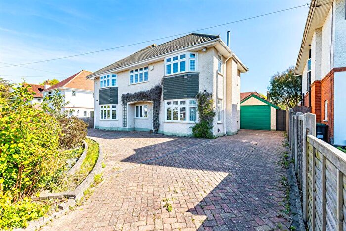 4 Bedroom Detached House For Sale In Penrith Road, Bournemouth, BH5