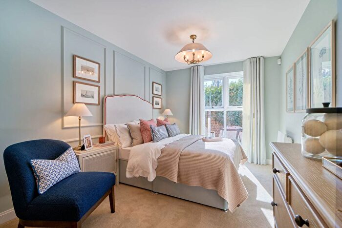 2 Bedroom Flat To Rent In Rickmansworth, WD3