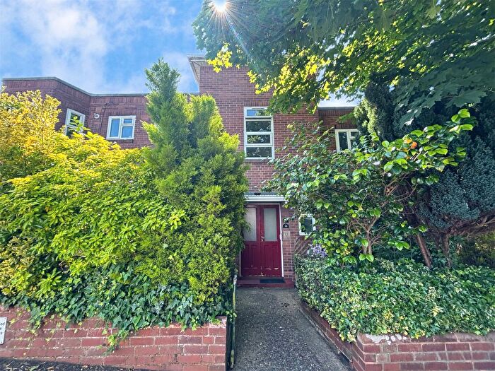 2 Bedroom Flat To Rent In St Leonards, Exeter, Devon, EX2