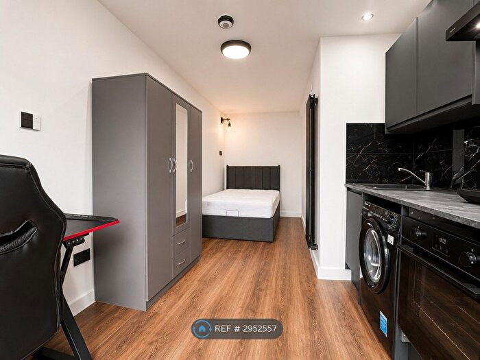 Studio To Rent In Kings Hedges Road, Cambridge, CB4