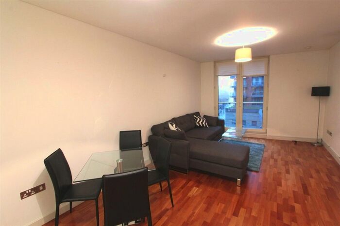 2 Bedroom Flat To Rent In Elmwood Avenue, Feltham, TW13