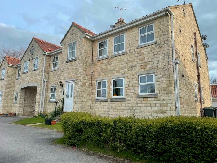 1 Bedroom Flat To Rent In A Parlington Villas, Leeds, West Yorkshire, LS25