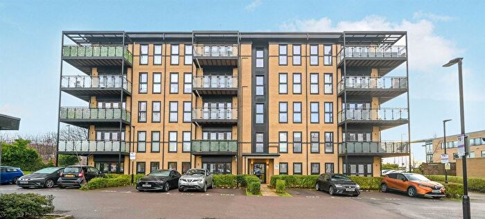 2 Bedroom Flat For Sale In Bessemer Road, Welwyn Garden City, AL7
