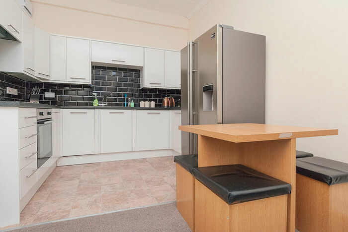 4 Bedroom Flat To Rent In High Street Edinburgh United Kingdom, EH1