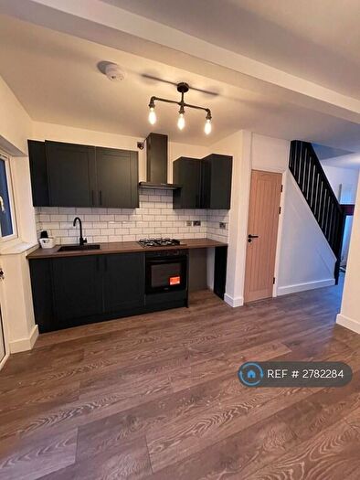 3 Bedroom Semi Detached House To Rent In Waddington Avenue, Birmingham, B43