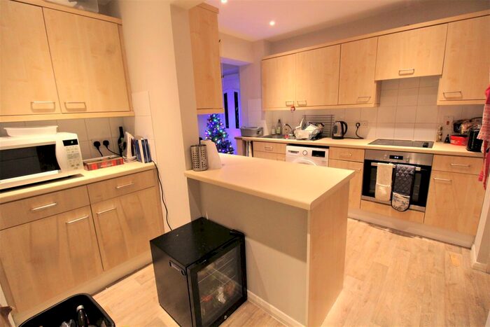 5 Bedroom End Of Terrace House To Rent In Ilex Close, Englefield Green, Egham, TW20