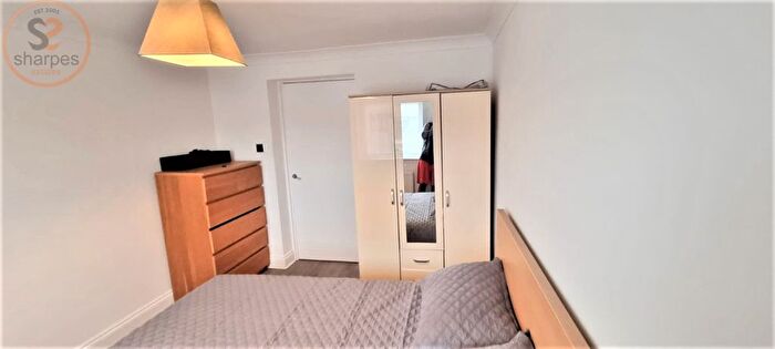 1 Bedroom Flat To Rent In Coniston Close, London, SW20