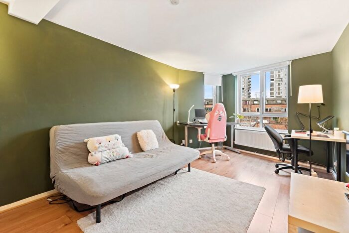 1 Bedroom Flat To Rent In Battersea Church Road, Battersea Park, SW11