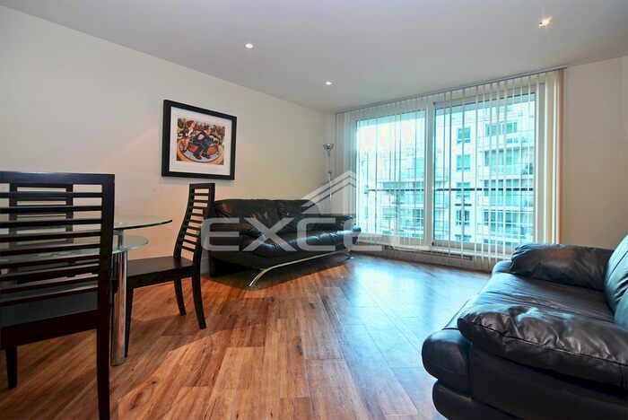 2 Bedroom Flat To Rent In Hamiliton House, St George Wharf, Lambeth, SW8