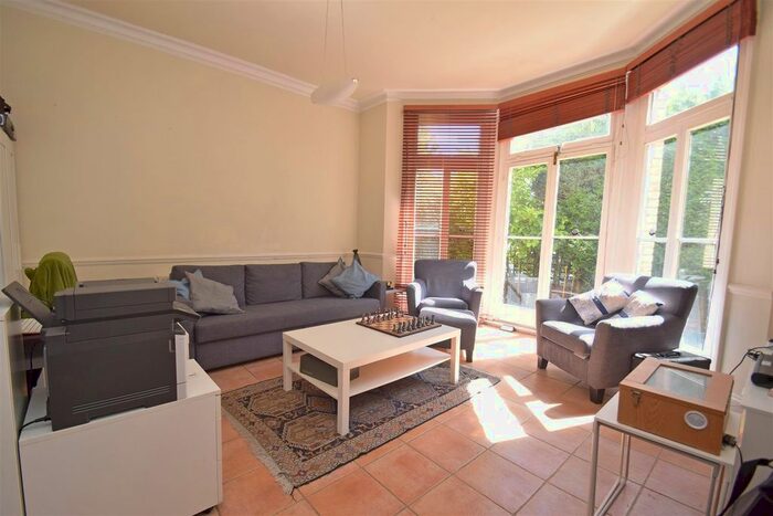 2 Bedroom Flat To Rent In Park Road, Twickenham, TW1