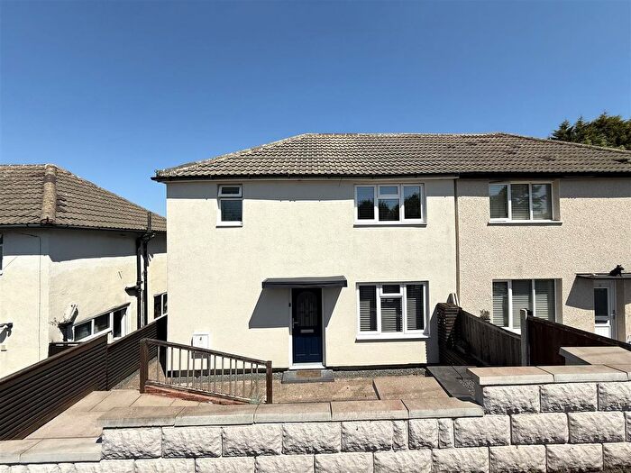 3 Bedroom Semi-Detached House For Sale In Hislop Road, Rugeley, WS15