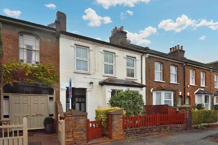 2 Bedroom Flat To Rent In Antrobus Road, Chiswick, Chiswick, W4