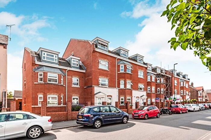 2 Bedroom Flat To Rent In Regis Gate, Bognor Regis, PO21