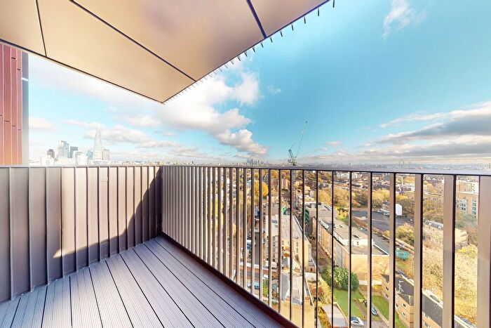 3 Bedroom Flat To Rent In New Kent Road, London, SE1