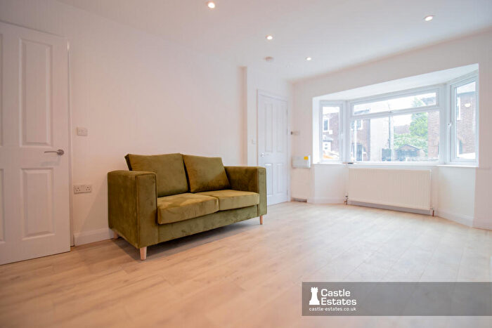 2 Bedroom Terraced House To Rent In Highfield Road, Nottingham, NG7