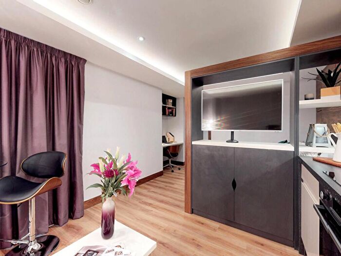 Apartment To Rent In Apt, Oasis Residence #, LS2