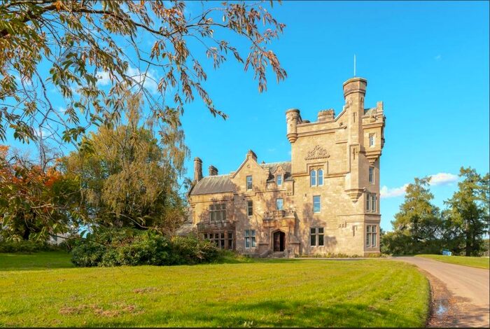 2 Bedroom Flat To Rent In Dalnair Castle, Croftamie, G63