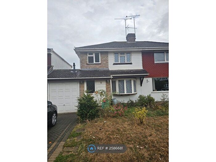 3 Bedroom Semi-Detached House To Rent In Campbell Road, Woodley, Reading, RG5