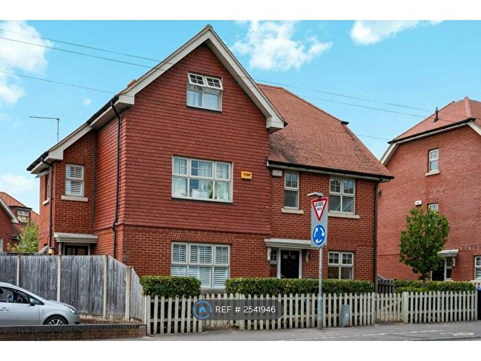 4 Bedroom Semi-Detached House To Rent In Castle Road, Salisbury, SP1