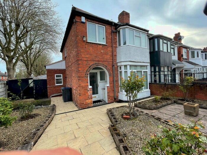 3 Bedroom Semi-Detached House To Rent In Westminster Road, Birmingham, B20
