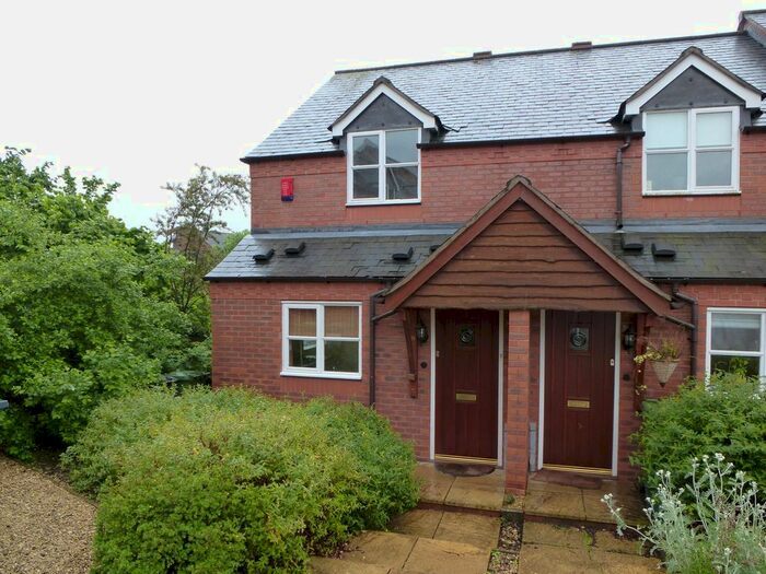 2 Bedroom Property To Rent In Lodge Cottages, Stourport-On-Severn DY13