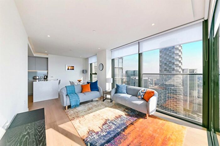 2 Bedroom Apartment To Rent In Hampton Tower, South Quay Plaza, Canary Wharf, London, E14