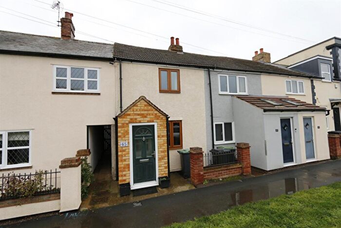 2 Bedroom Cottage To Rent In Hitchin Road, Shefford, SG17