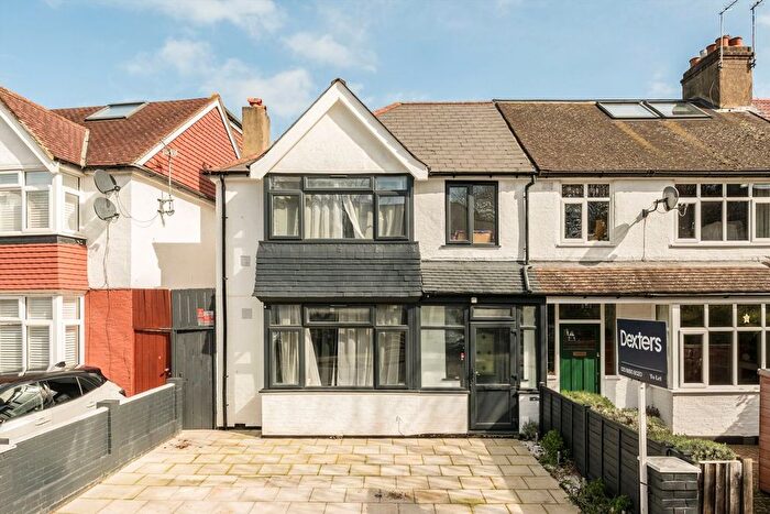 3 Bedroom Property To Rent In Cliffview Road, Lewisham, SE13