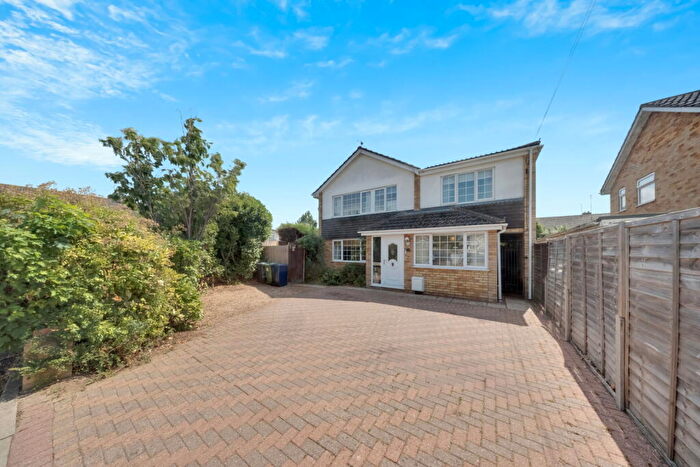 4 Bedroom Detached House For Sale In Warren Road, St. Ives, PE27