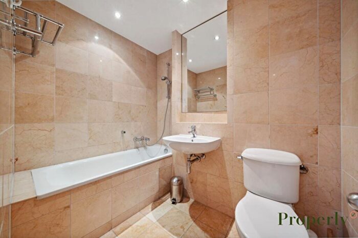 2 Bedroom Apartment To Rent In Belgrave Court, Westferry Circus, London, E14