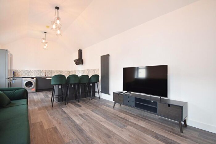 6 Bedroom Flat To Rent In Woodville Road, Cathays, CF24