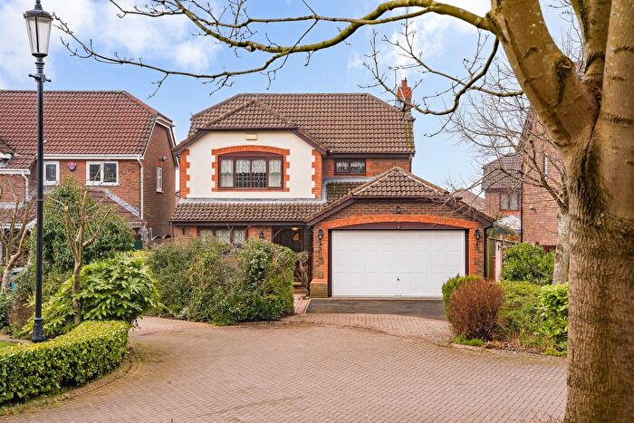 4 Bedroom Detached House For Sale In Warnley Close, Widnes, WA8