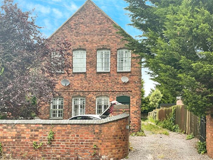 1 Bedroom Flat To Rent In Amos Lane, Wolverhampton, West Midlands, WV11