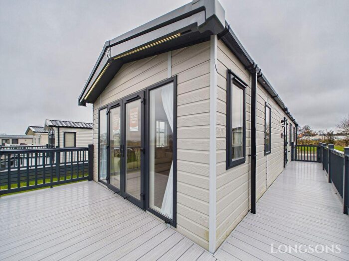 2 Bedroom Park Home For Sale In Bowland Fell Holiday Park, BD23