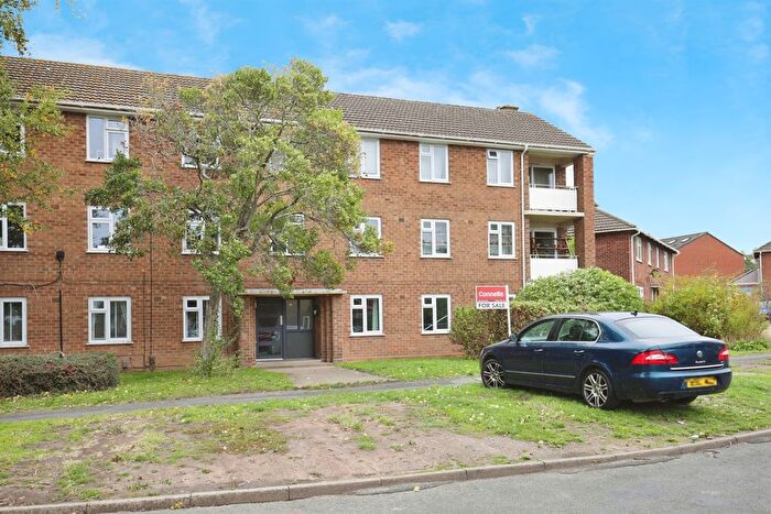 2 Bedroom Flat For Sale In Briar Close, Leamington Spa, CV32