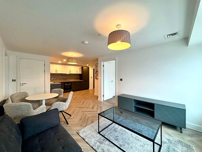 2 Bedroom Flat To Rent In Upper Gough Street, Birmingham, B1