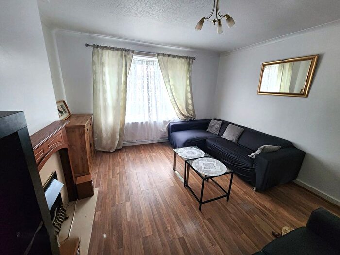1 Bedroom Flat To Rent In Dalmeny Avenue, London, N7