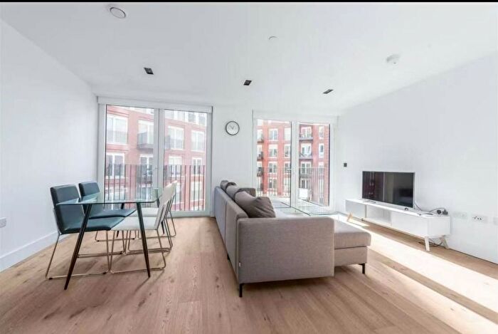 1 Bedroom Flat To Rent In South Lambeth Road, London, SW8