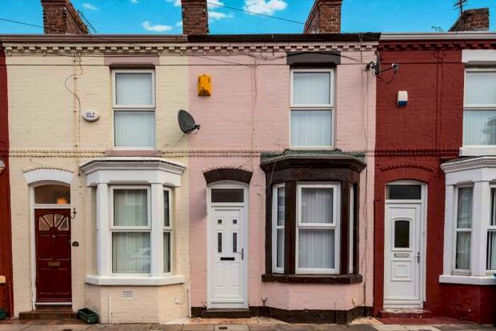 2 Bedroom House To Rent In Victor Street, L15