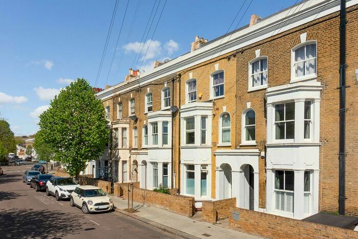 1 Bedroom Flat To Rent In Bramber Road, Barons Court, London, W14