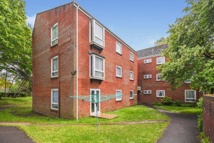 2 Bedroom Flat To Rent In Hasler Road, Canford Heath, BH17
