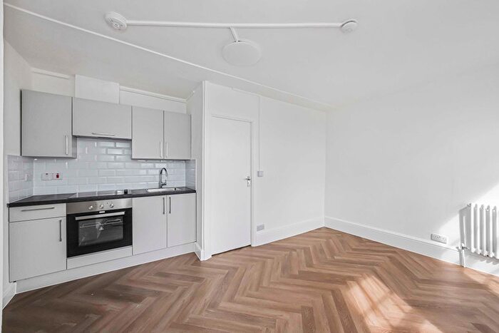 Studio To Rent In Colebrooke Row, London, N1