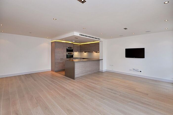 2 Bedroom Flat To Rent In Park Street, London, SW6
