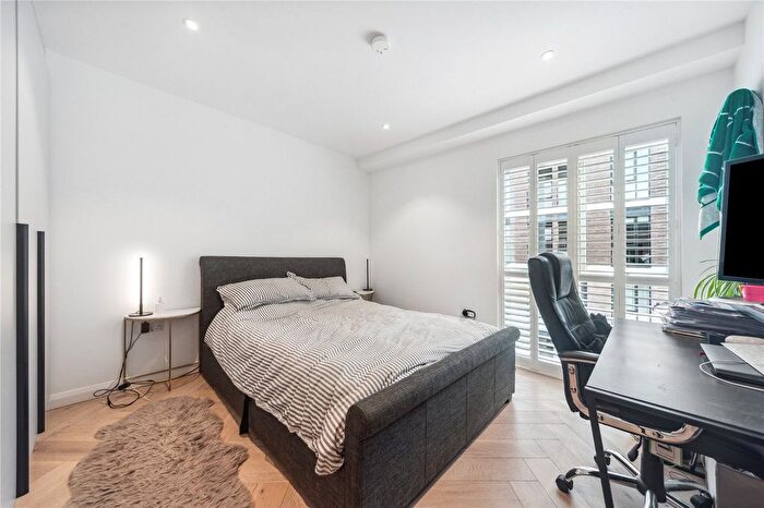 2 Bedroom Flat For Sale In Ravensbury Terrace, London, SW18