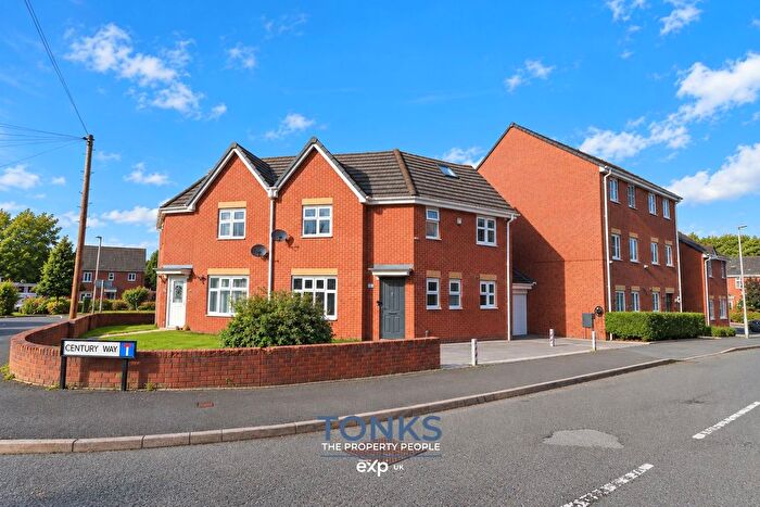 4 Bedroom Semi-Detached House For Sale In Century Way, Halesowen, B63